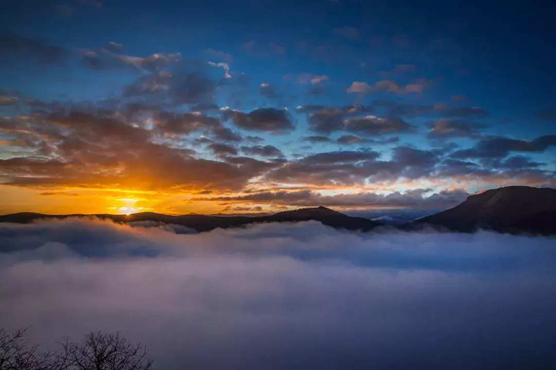 Pays Basque - Montagne sous les nuages 